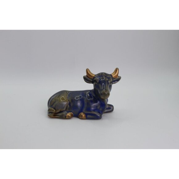 Vintage Hand-Painted Laying Nativity Cow Figurine - Picture 1 of 6